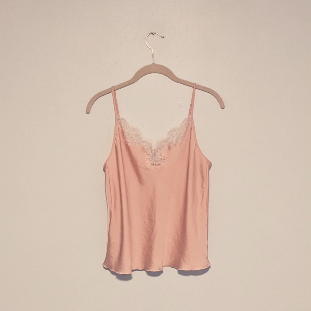 VICTORIA'S SECRET Soft Pink Lace Camisole Women's Size Medium